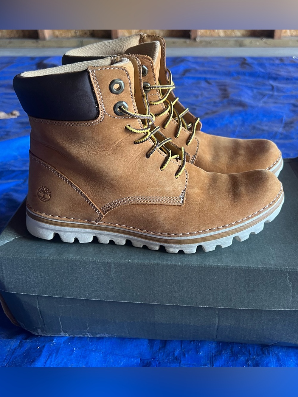 Timberland Women's Tan Lace-Up Leather Boots - Picture 2 of 3